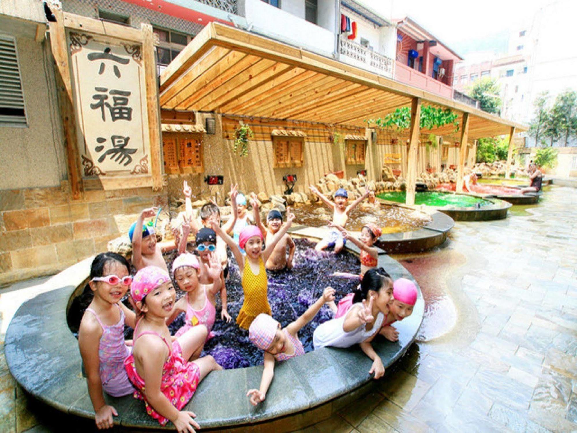Chuang-Tang Spring Spa Hotel - Deyang Jiaoxi Eksteriør billede